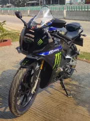 Yamaha YZF R15 Movistar